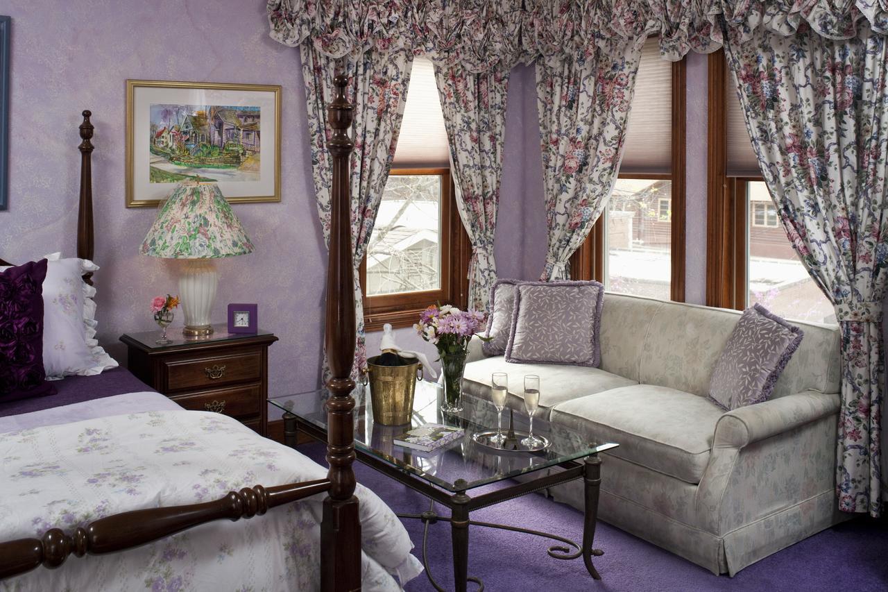 Cliff Cottage Inn Юрека Спрингс Екстериор снимка