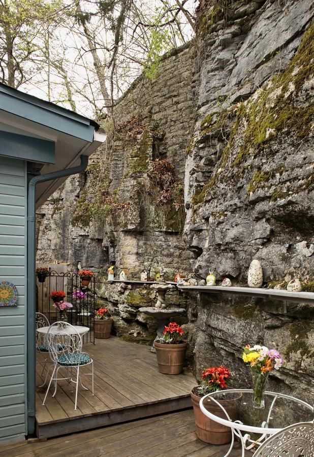 Cliff Cottage Inn Юрека Спрингс Екстериор снимка
