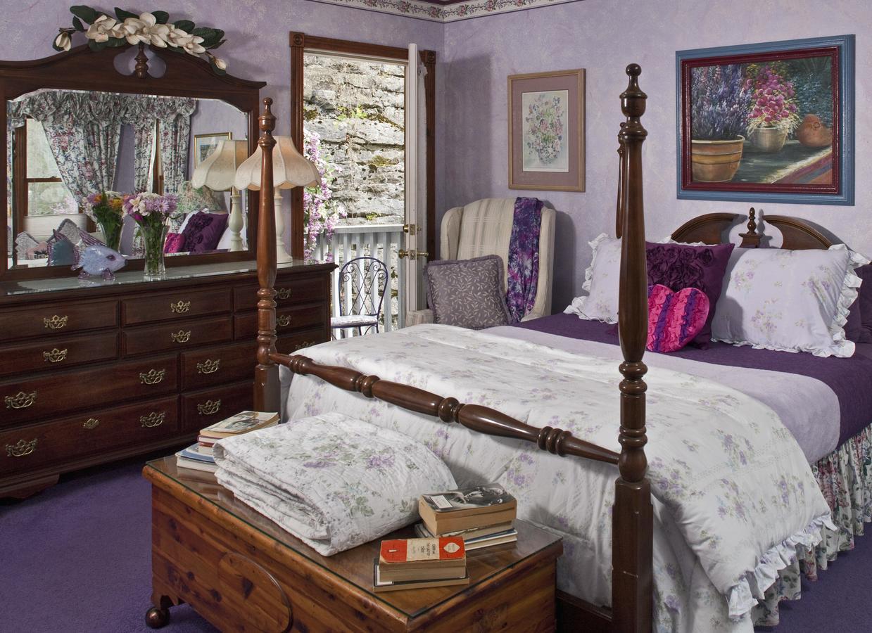 Cliff Cottage Inn Юрека Спрингс Екстериор снимка