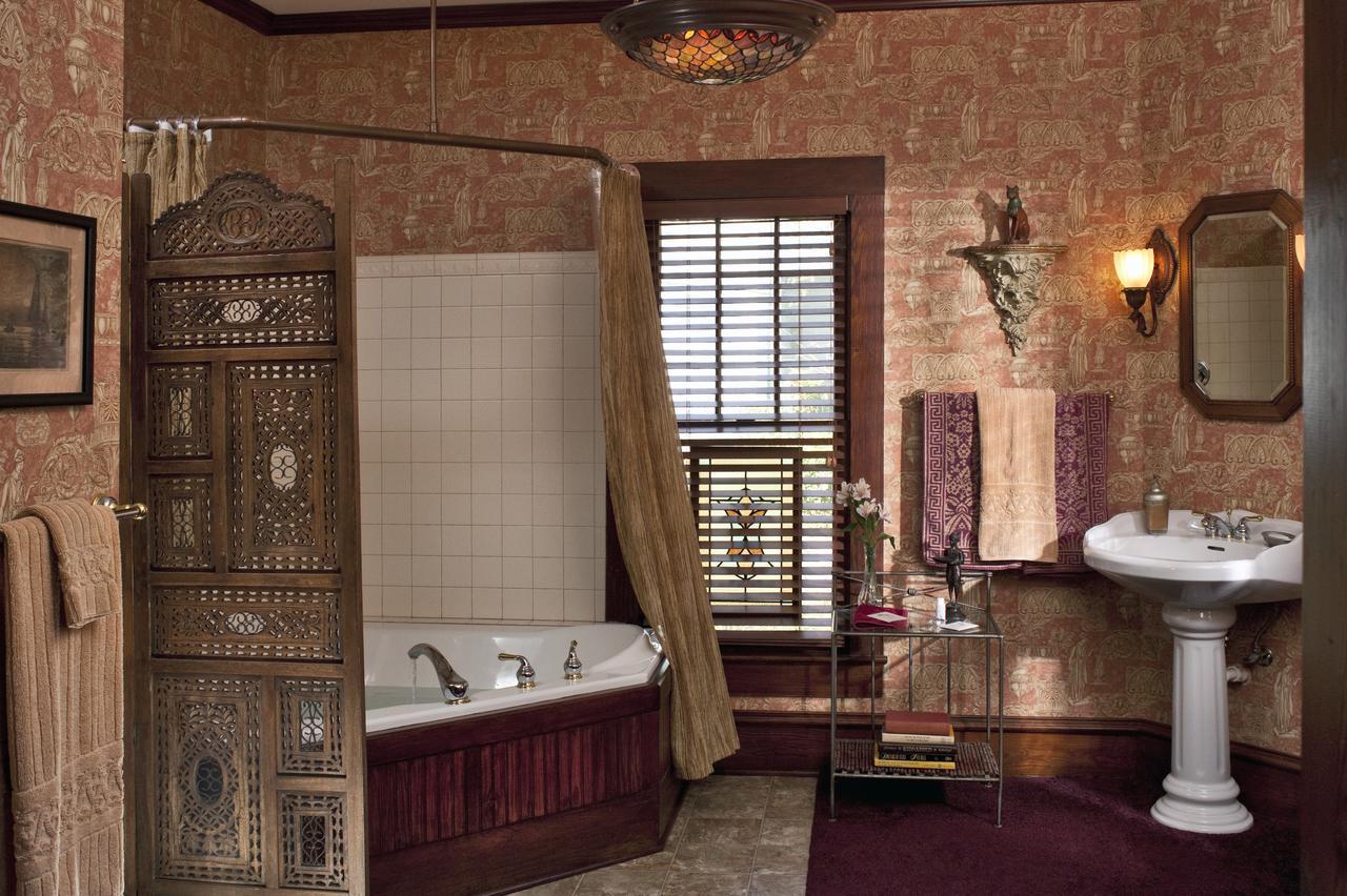 Cliff Cottage Inn Юрека Спрингс Екстериор снимка